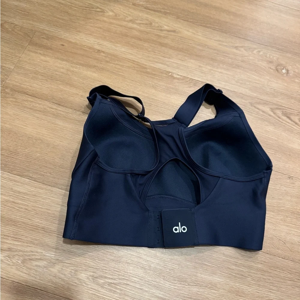 Alo Yoga Airlift Empower Bra - Picture 6 of 7